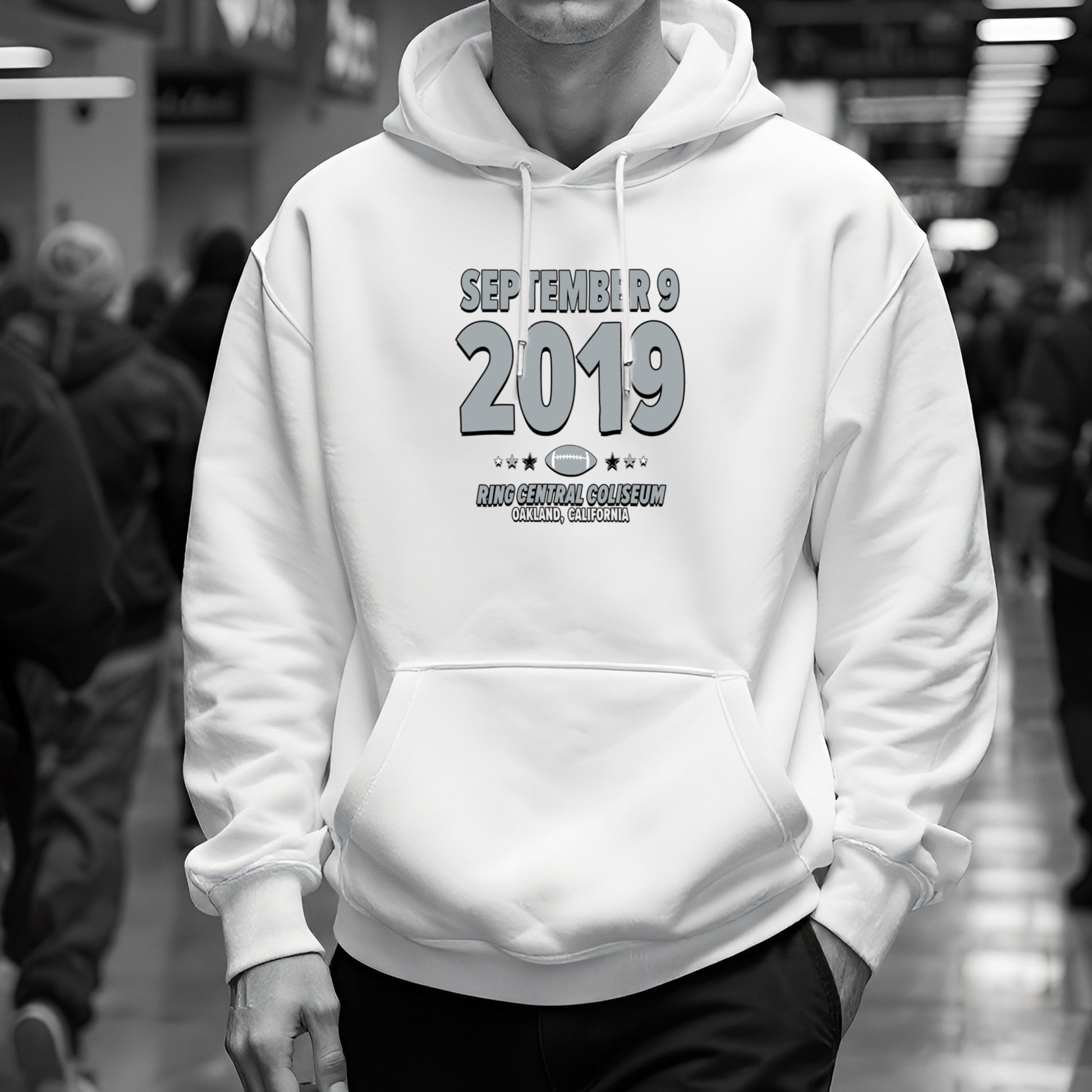 IO|football-2019-09-09-las-vegas|hoodie-bw|Lifestyle