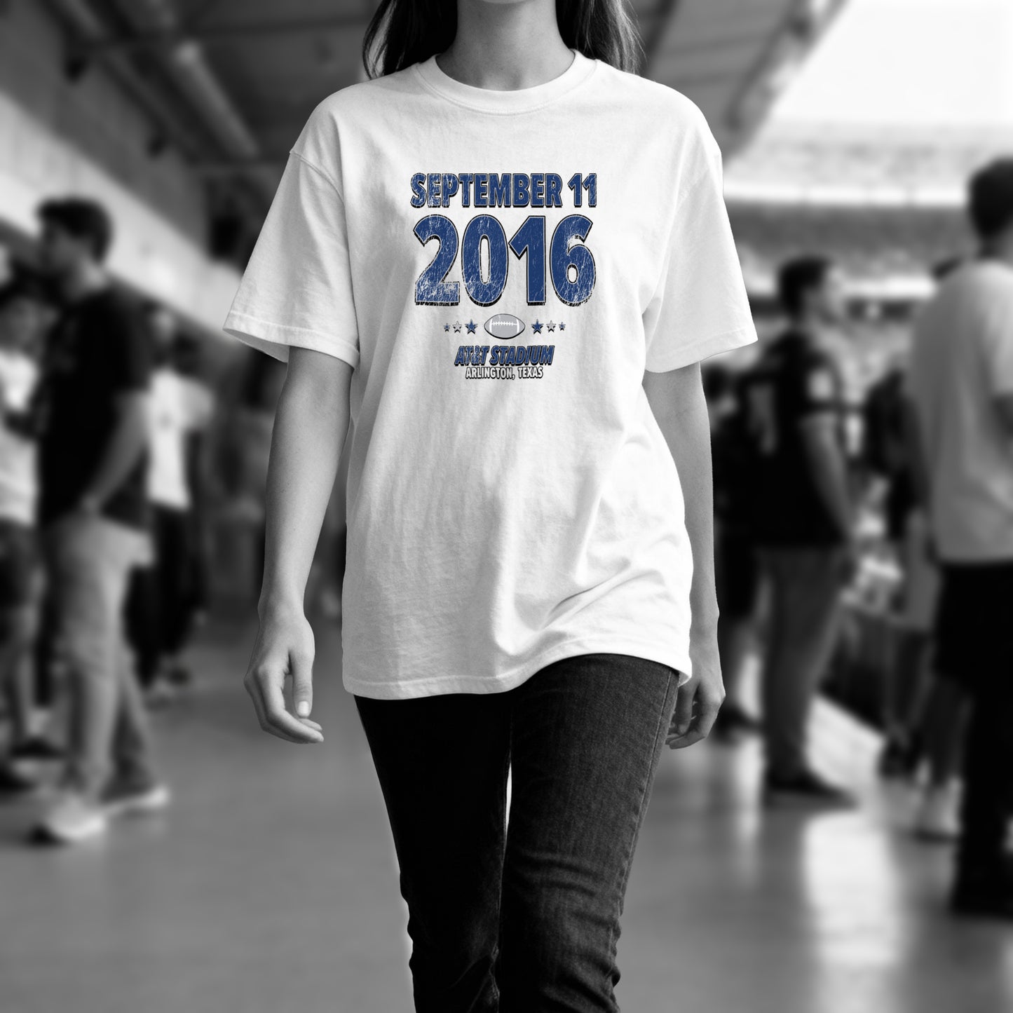 IO|football-2016-09-11-dallas|comfort-colors-bw|Lifestyle