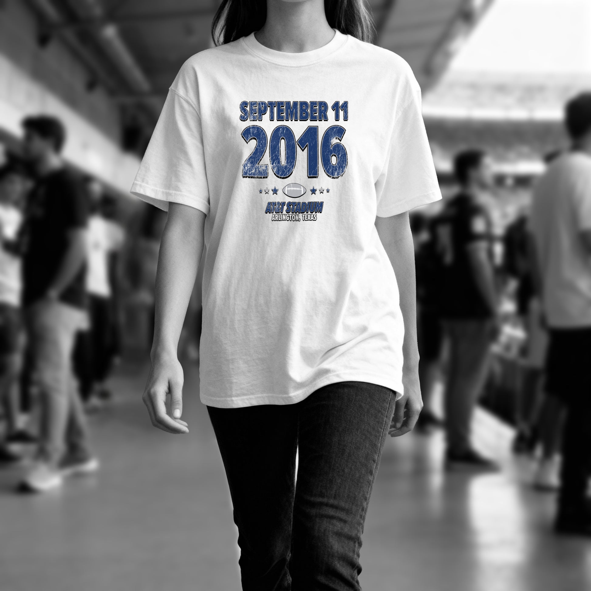 IO|football-2016-09-11-dallas|comfort-colors-bw|Lifestyle