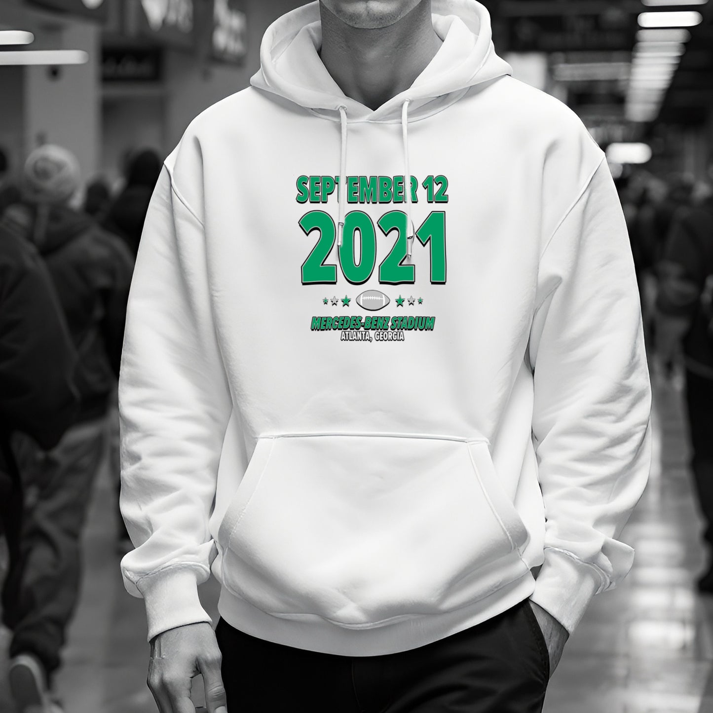 IO|football-2021-09-12-philadelphia|hoodie-bw|Lifestyle