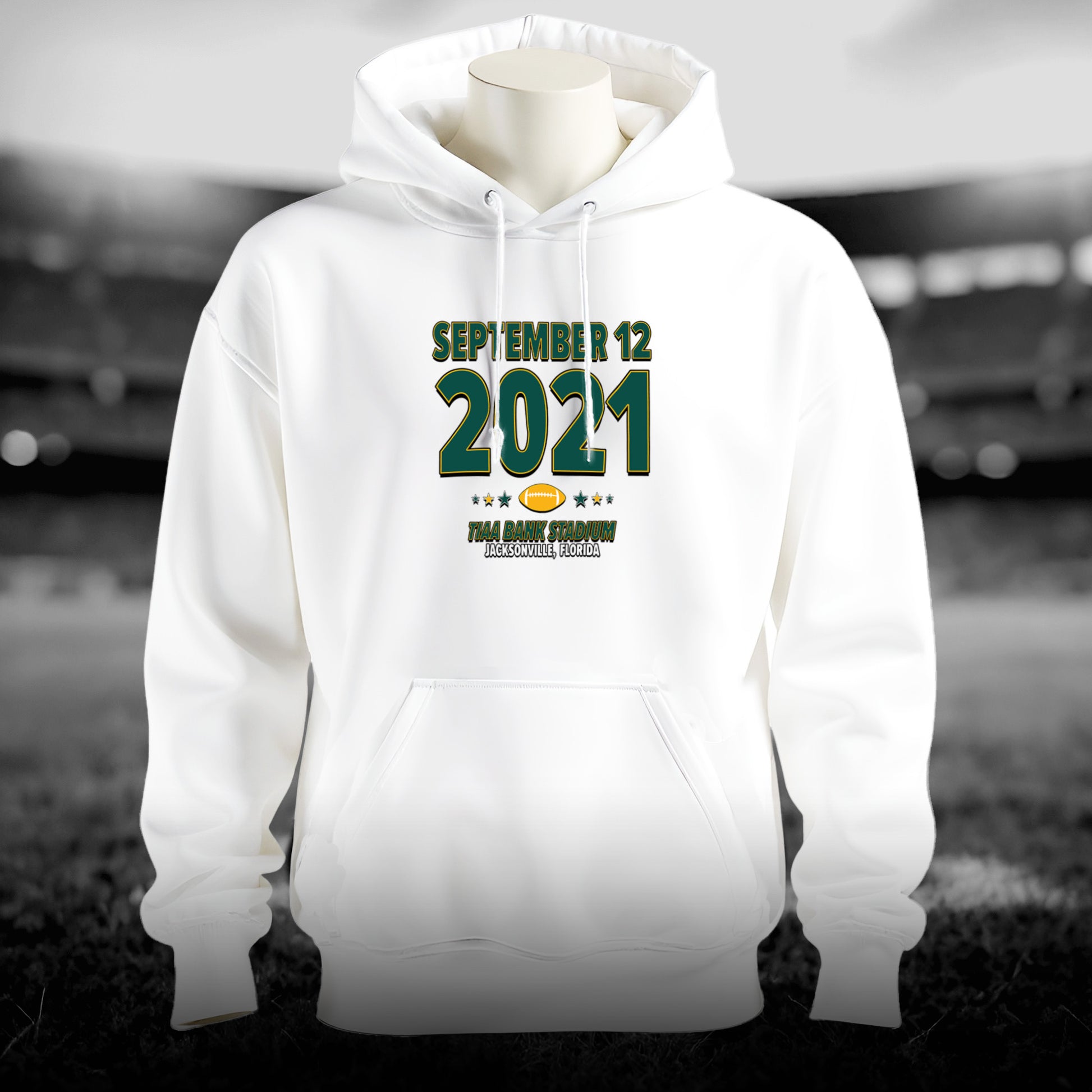 IO|football-2021-09-12-green-bay|hoodie-bw|Hero