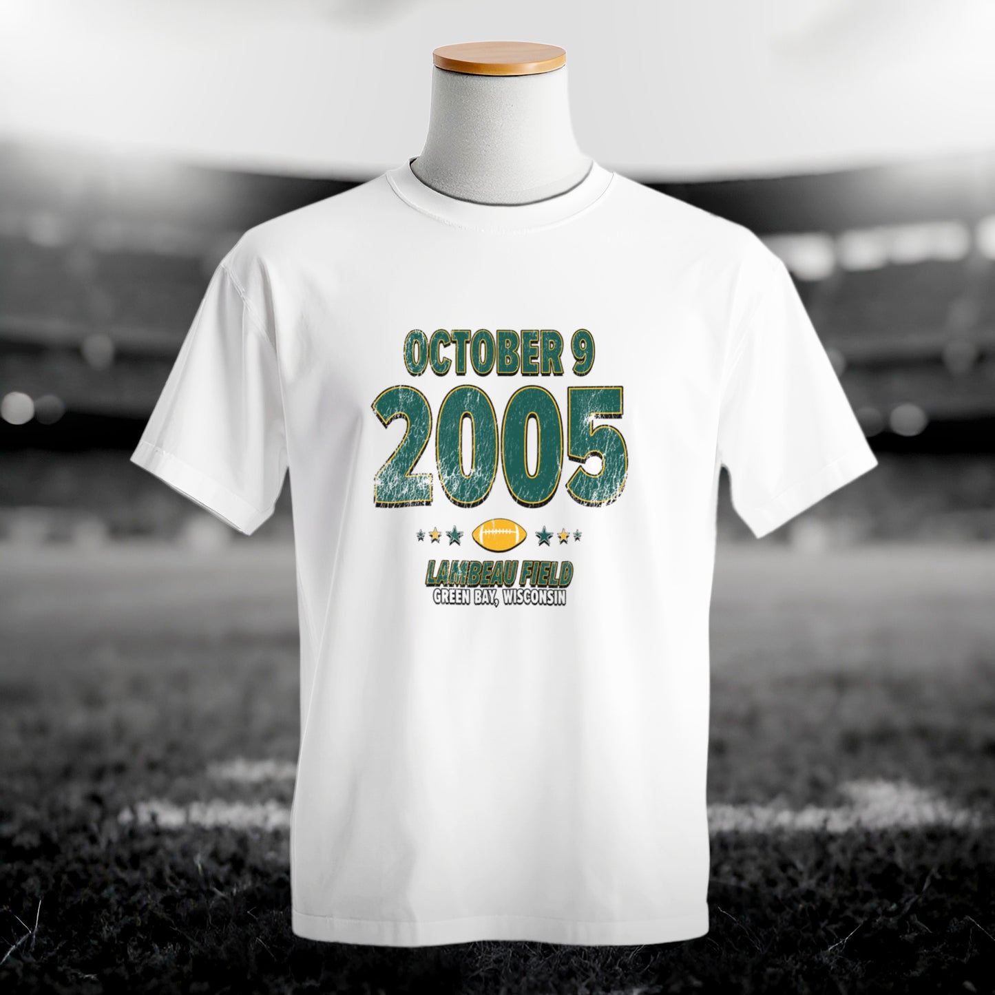 IO|football-2005-10-09-green-bay|comfort-colors-bw|Hero