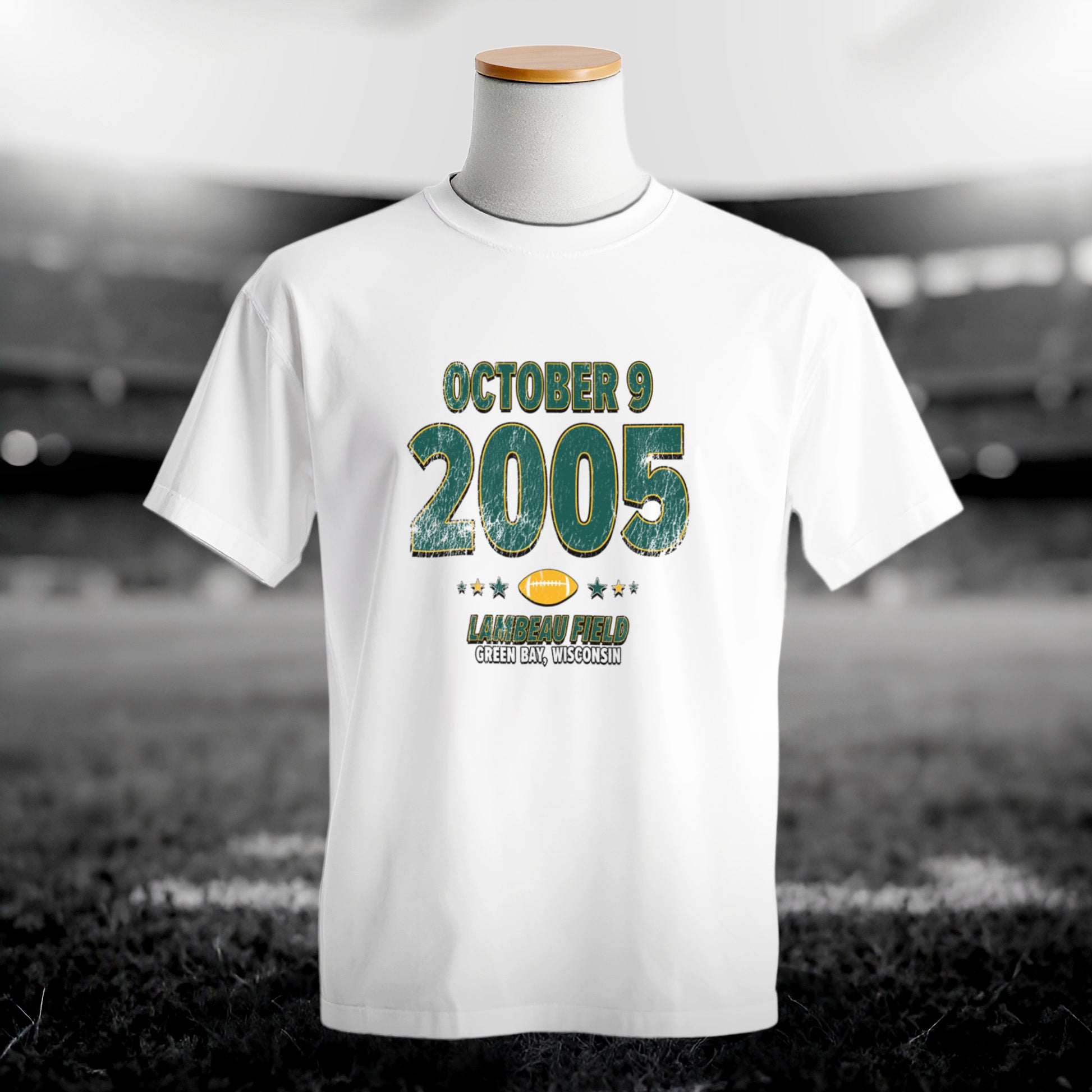 IO|football-2005-10-09-green-bay|comfort-colors-bw|Hero
