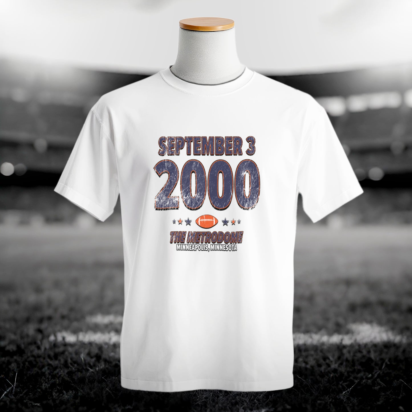 IO|football-2000-09-03-chicago|comfort-colors-bw|Hero