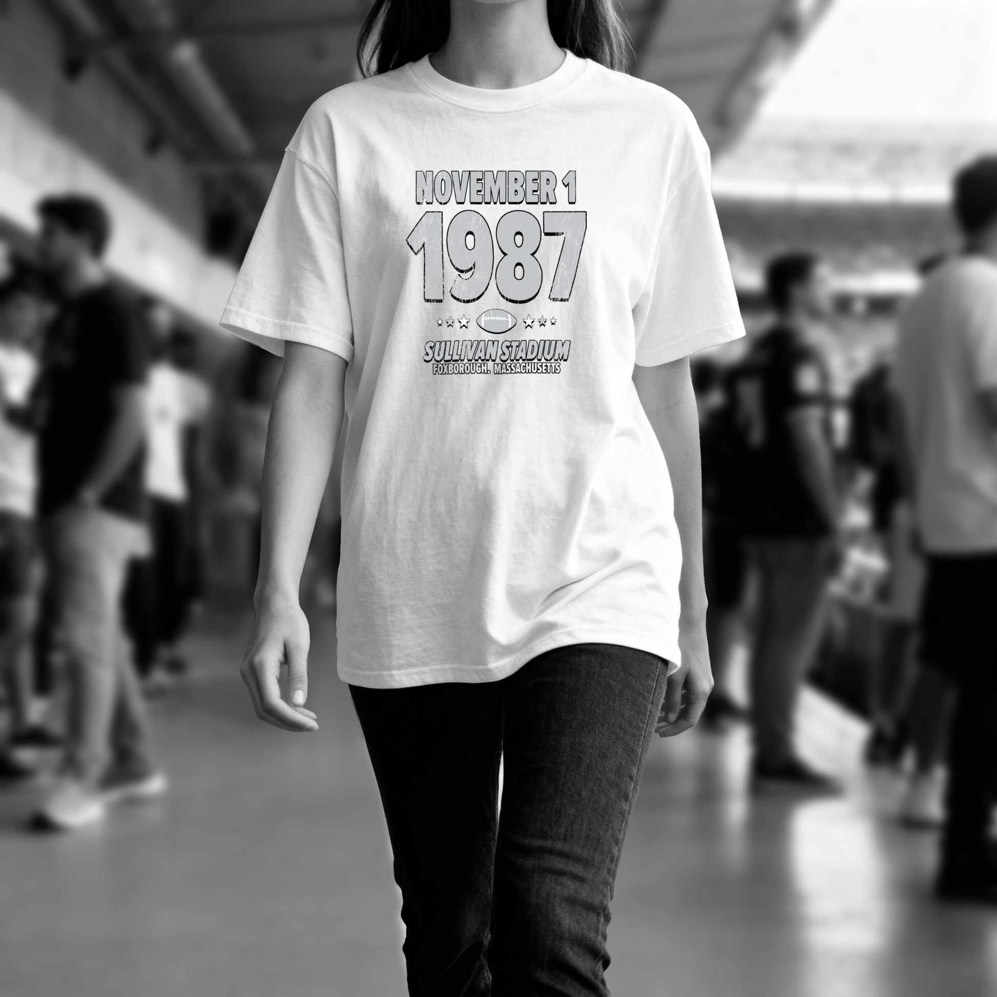 IO|football-1987-11-01-los-angeles|comfort-colors-bw|Lifestyle