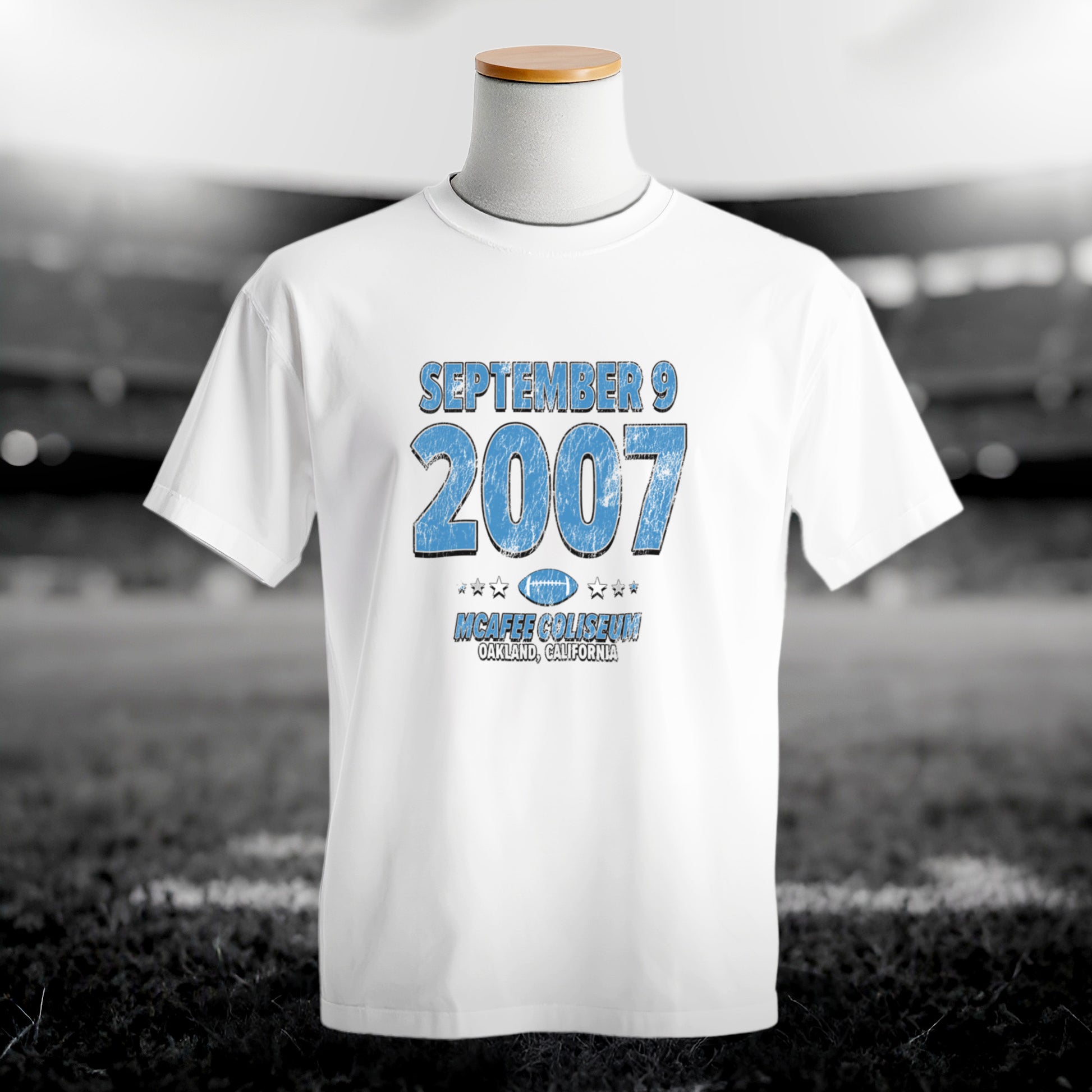 IO|football-2007-09-09-detroit|comfort-colors-bw|Hero