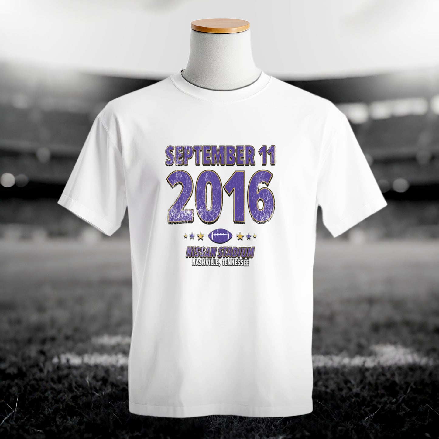 IO|football-2016-09-11-baltimore|comfort-colors-bw|Hero