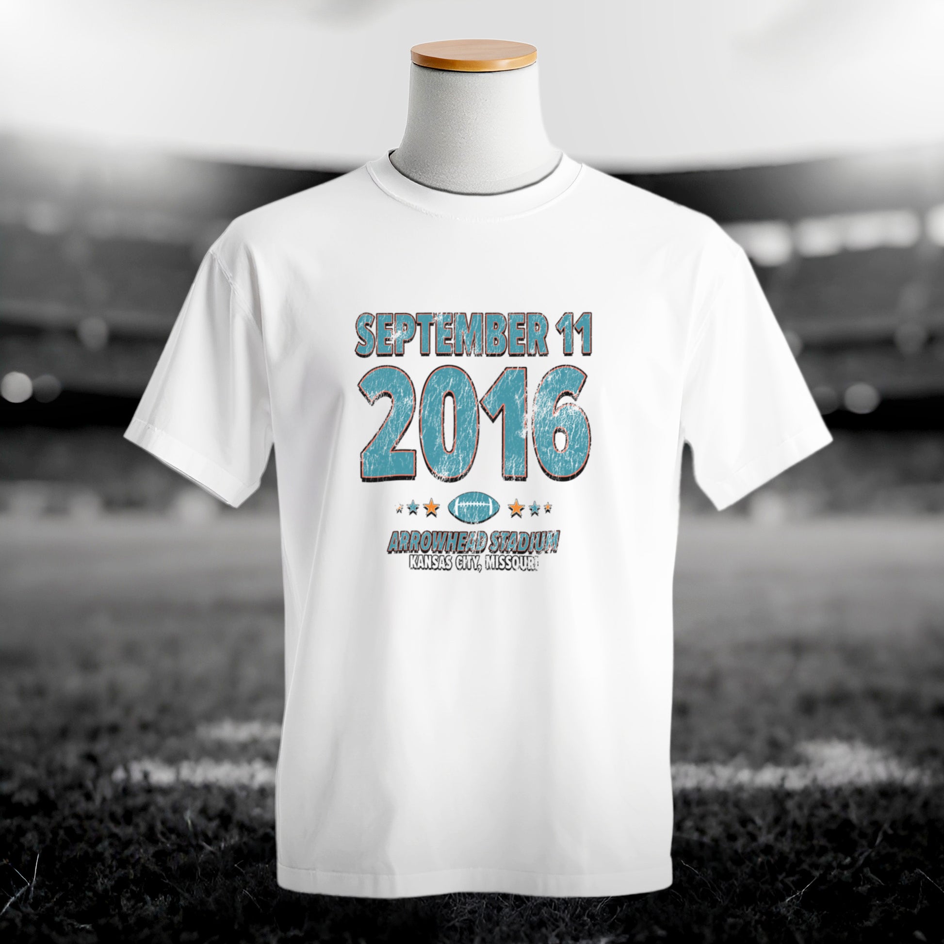 IO|football-2016-09-11-miami|comfort-colors-bw|Hero