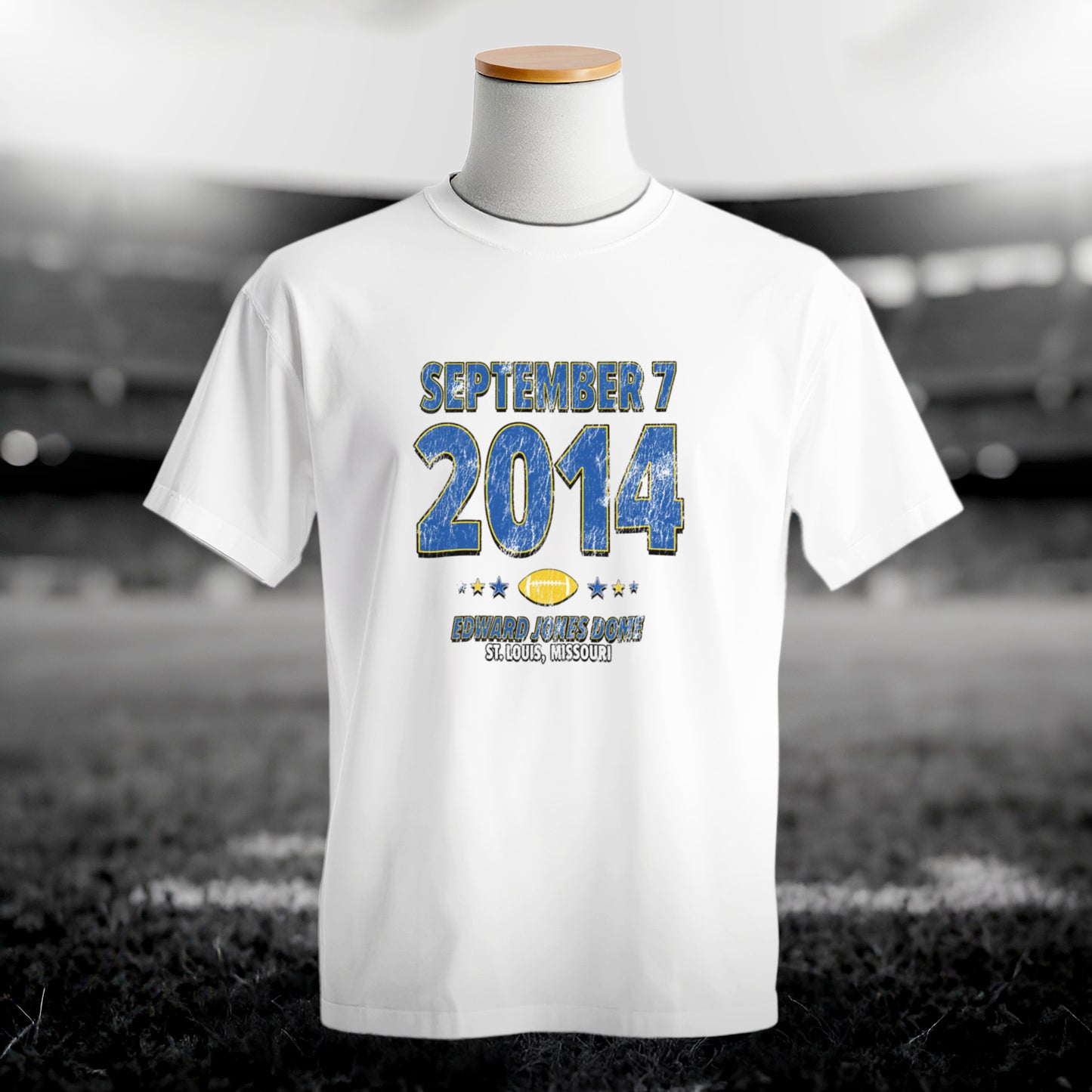 IO|football-2014-09-07-los-angeles|comfort-colors-bw|Hero