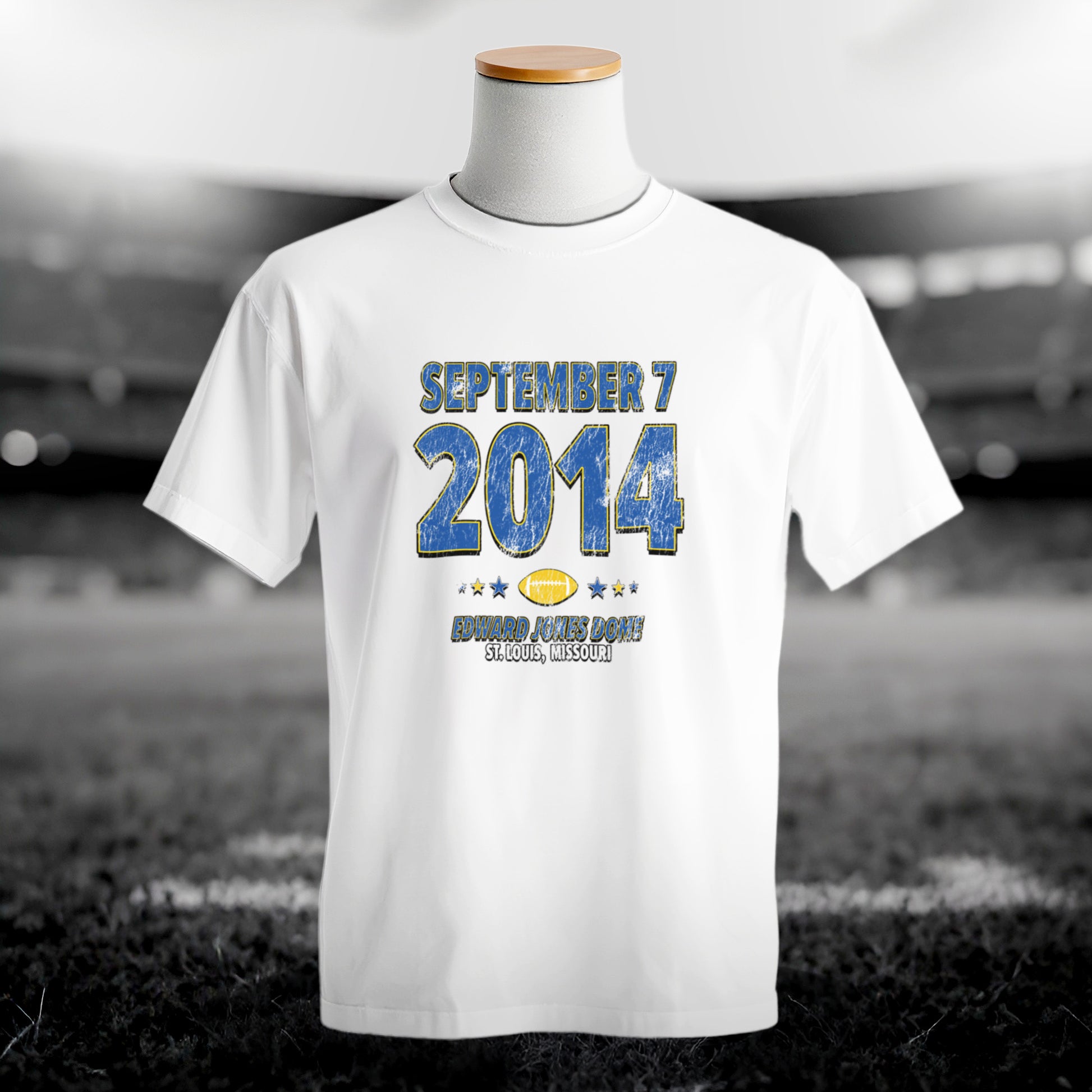 IO|football-2014-09-07-los-angeles|comfort-colors-bw|Hero