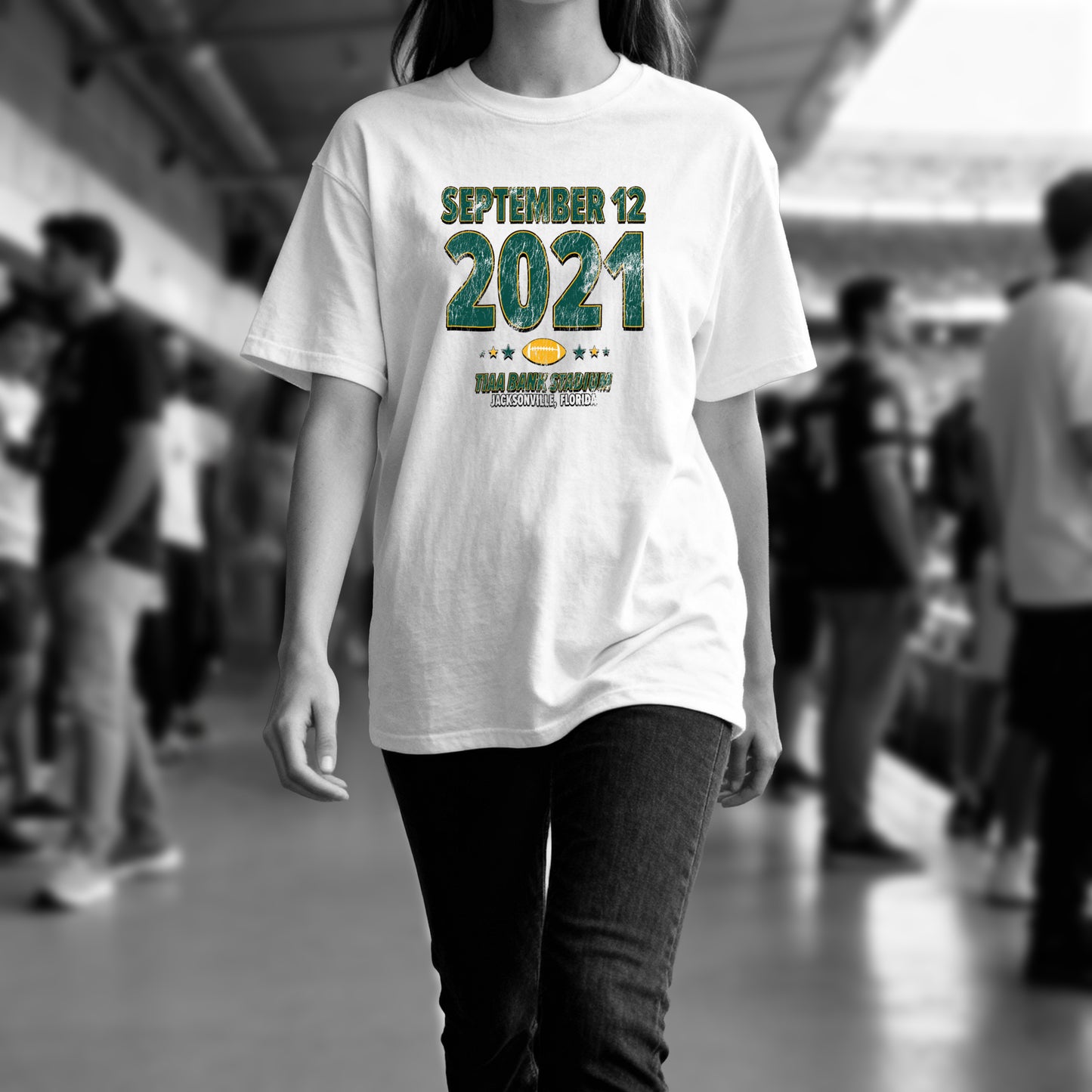 IO|football-2021-09-12-green-bay|comfort-colors-bw|Lifestyle