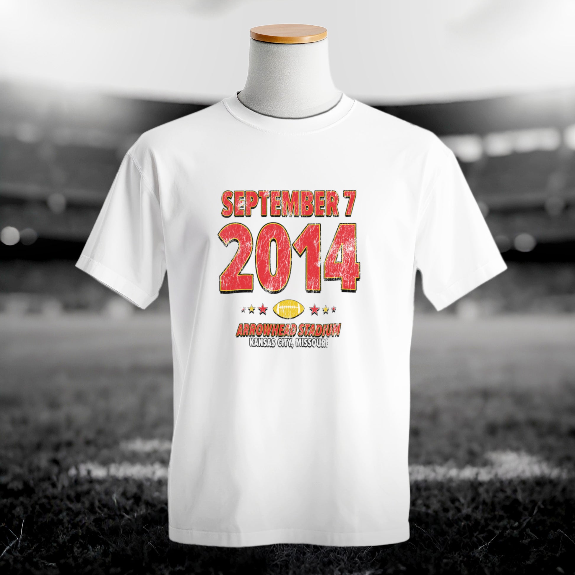 IO|football-2014-09-07-kansas-city|comfort-colors-bw|Hero