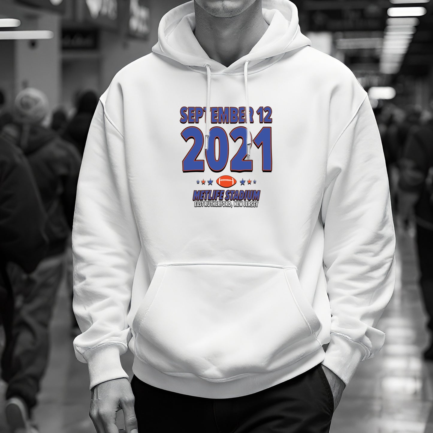 IO|football-2021-09-12-denver|hoodie-bw|Lifestyle