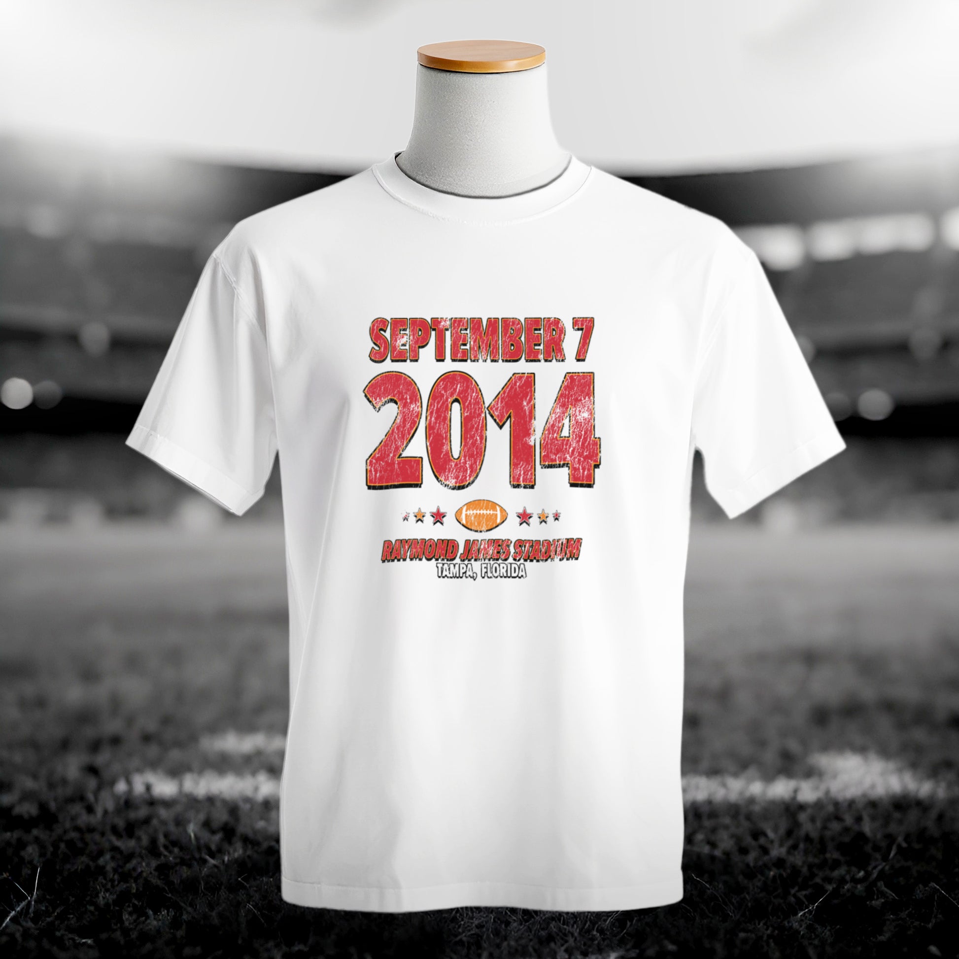 IO|football-2014-09-07-tampa-bay|comfort-colors-bw|Hero
