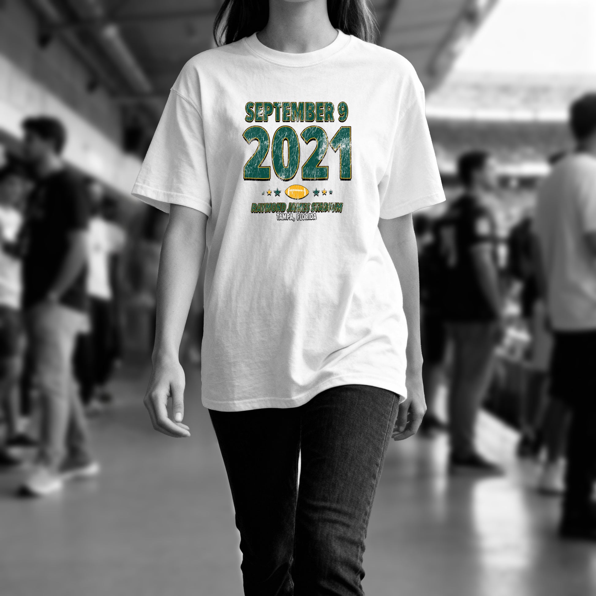 IO|football-2021-09-09-green-bay|comfort-colors-bw|Lifestyle