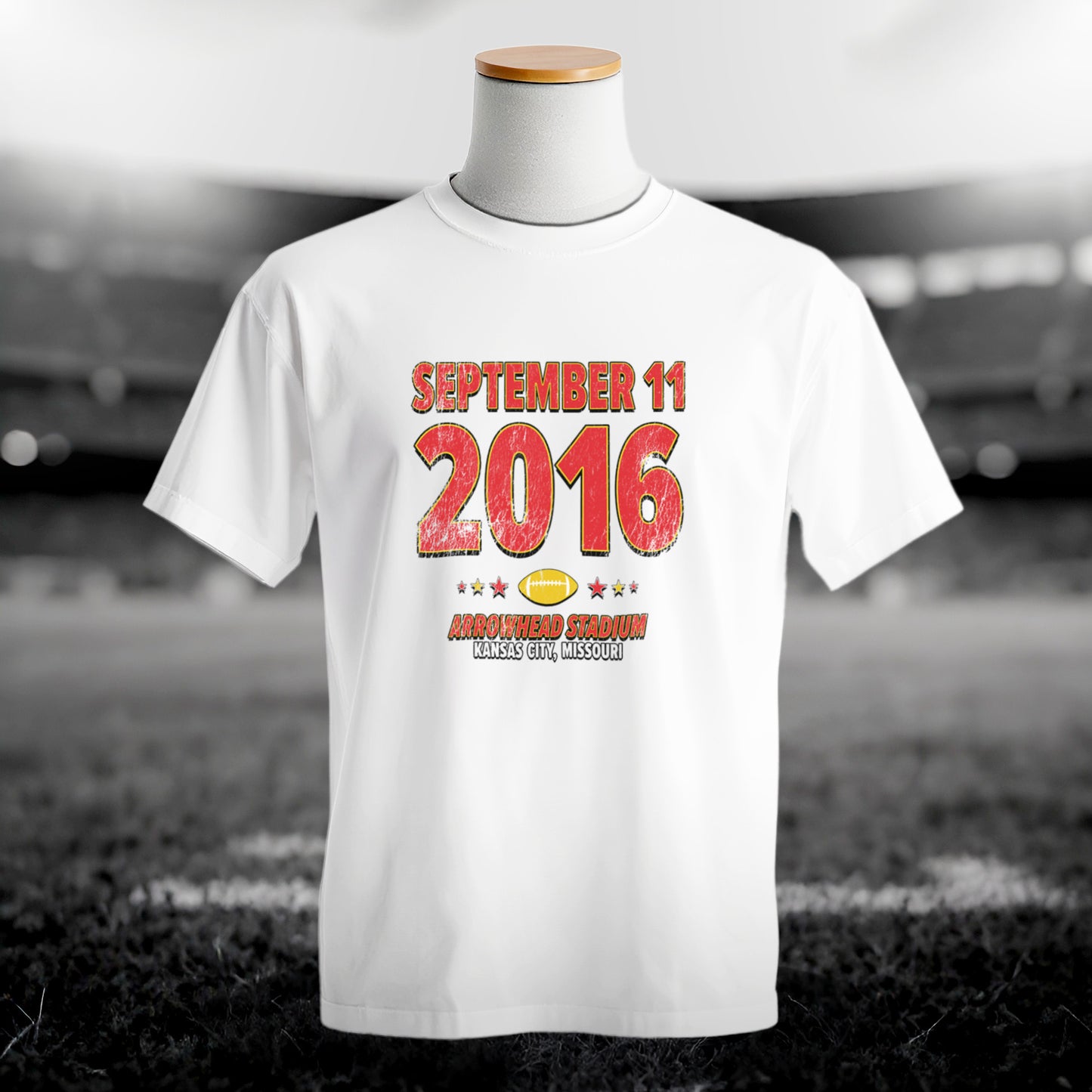 IO|football-2016-09-11-kansas-city|comfort-colors-bw|Hero