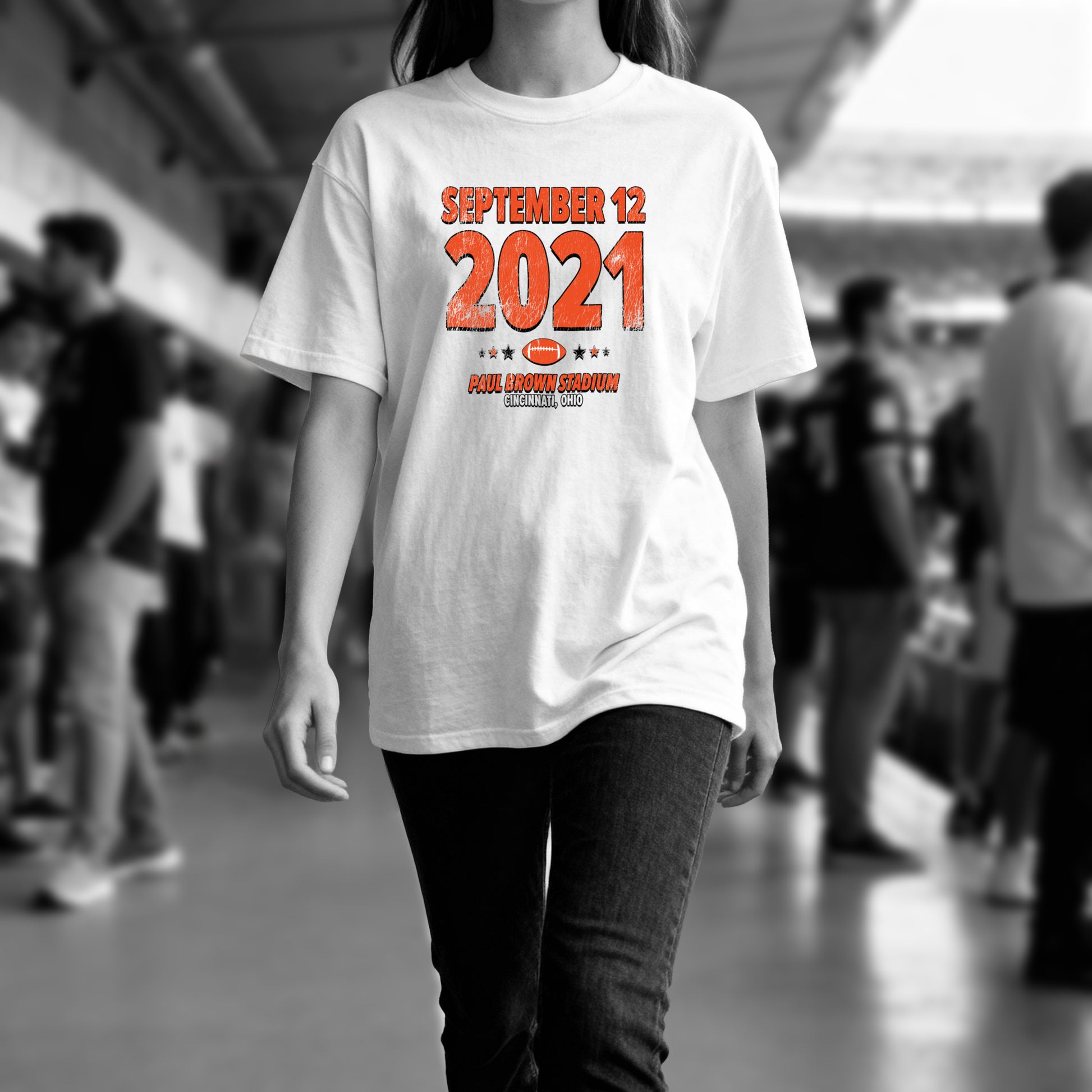 IO|football-2021-09-12-cincinnati|comfort-colors-bw|Lifestyle