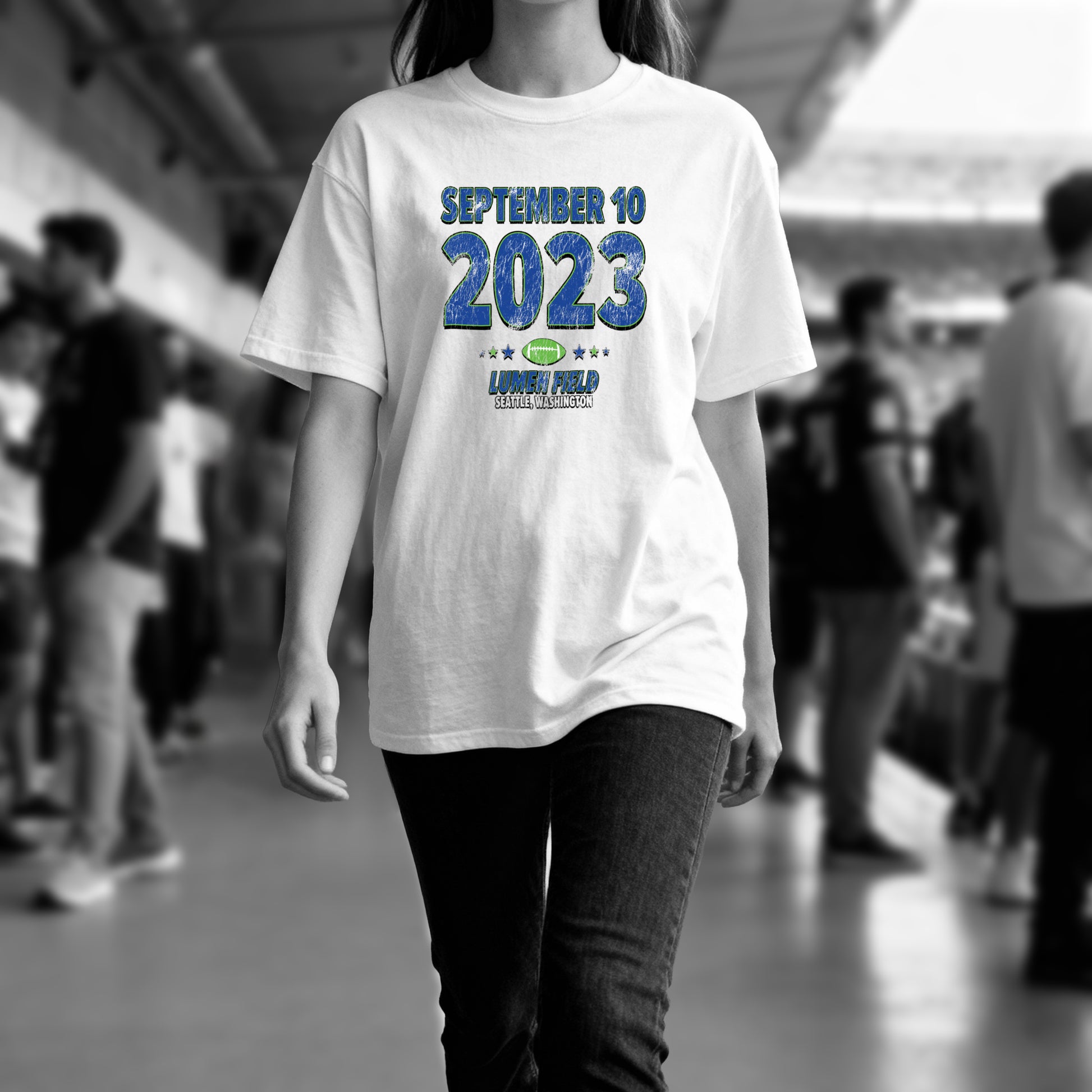 IO|football-2023-09-10-seattle|comfort-colors-bw|Lifestyle