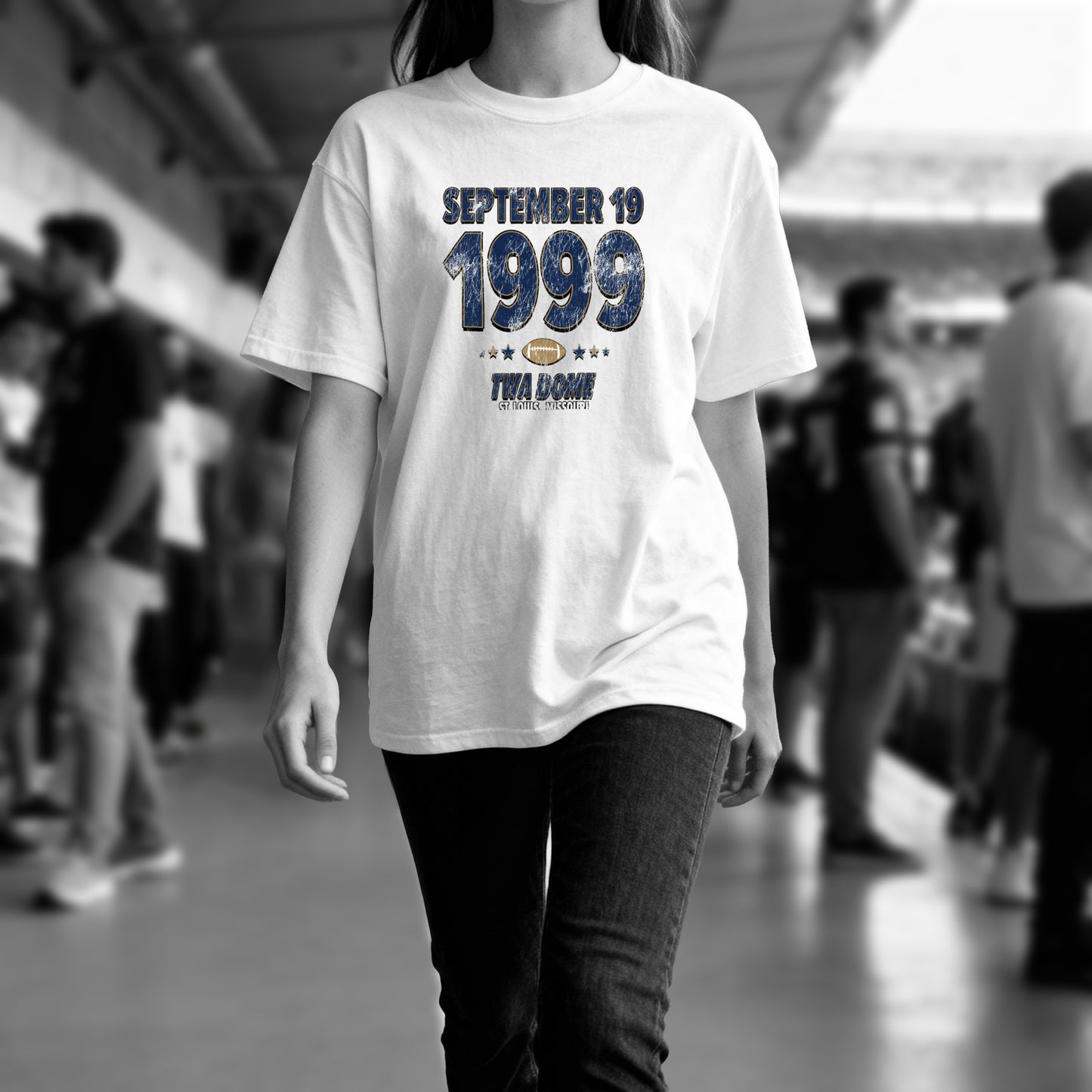 IO|football-1999-09-19-st-louis|comfort-colors-bw|Lifestyle