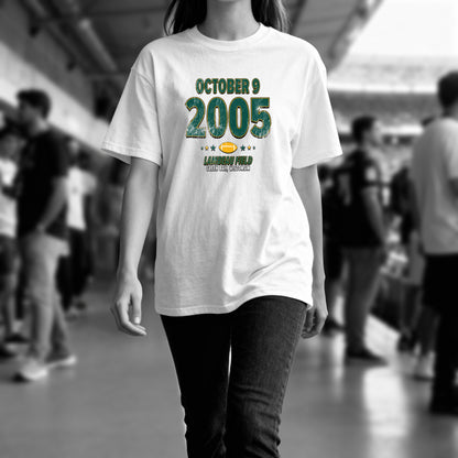IO|football-2005-10-09-green-bay|comfort-colors-bw|Lifestyle
