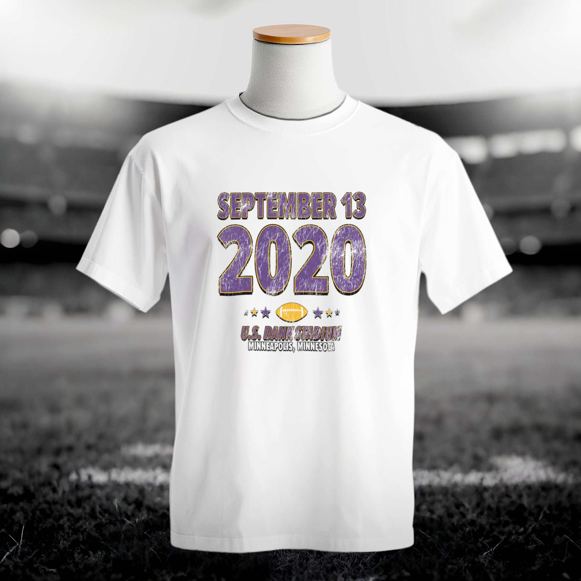 IO|football-2020-09-13-minnesota|comfort-colors-bw|Hero