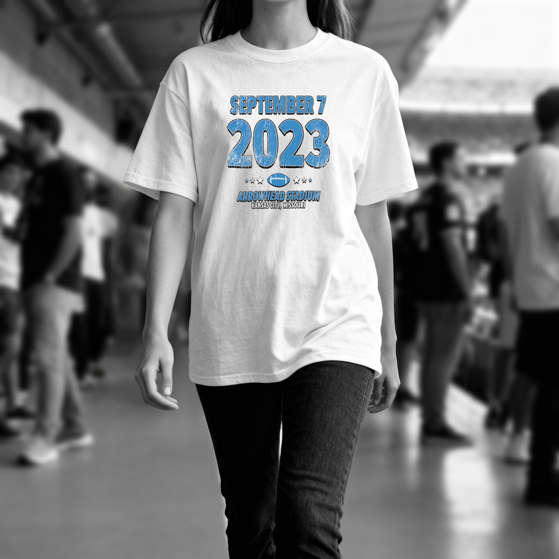 IO|football-2023-09-07-detroit|comfort-colors-bw|Lifestyle