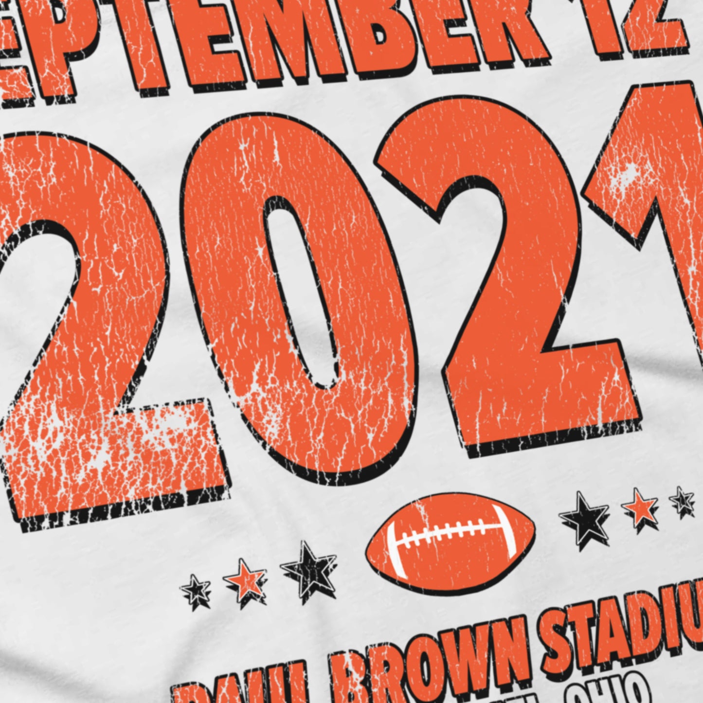 IO|football-2021-09-12-cincinnati|comfort-colors-bw|Angle