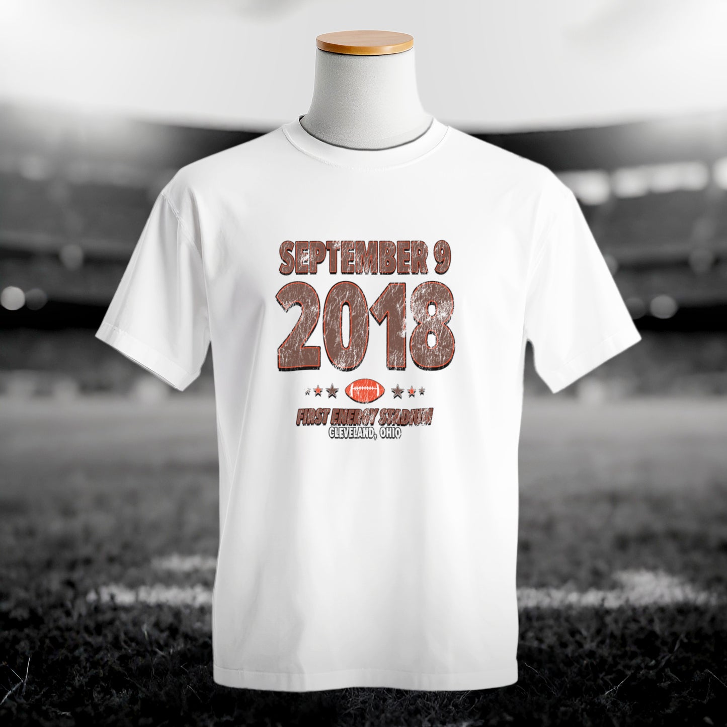 IO|football-2018-09-09-cleveland|comfort-colors-bw|Hero