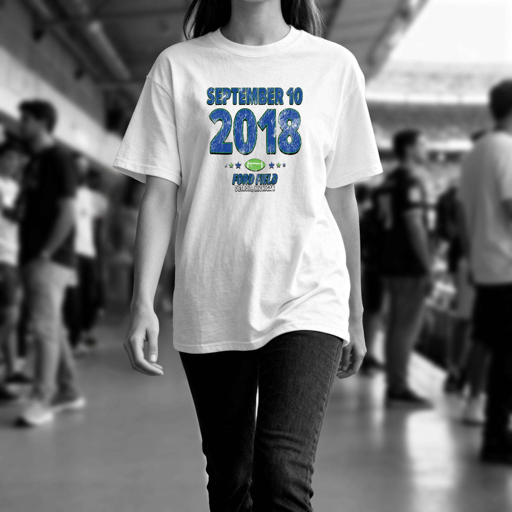IO|football-2018-09-10-seattle|comfort-colors-bw|Lifestyle